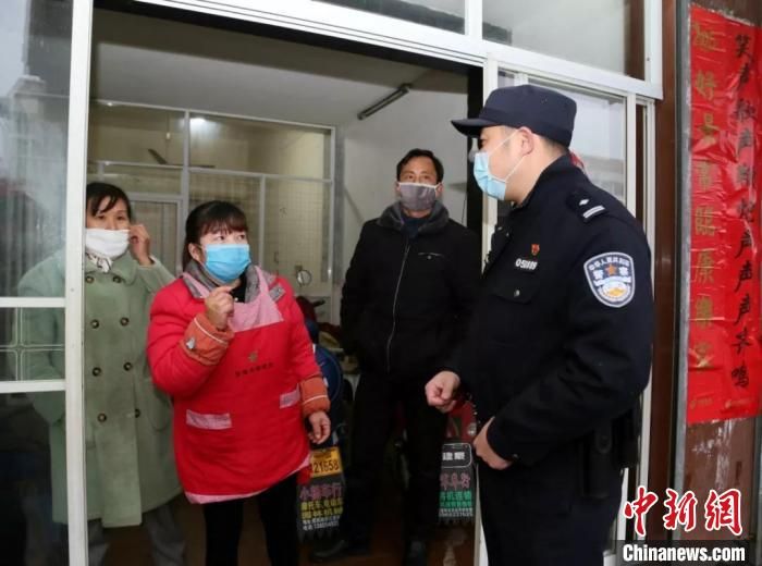 安徽宁国：阻击疫情中的“夫妻档”