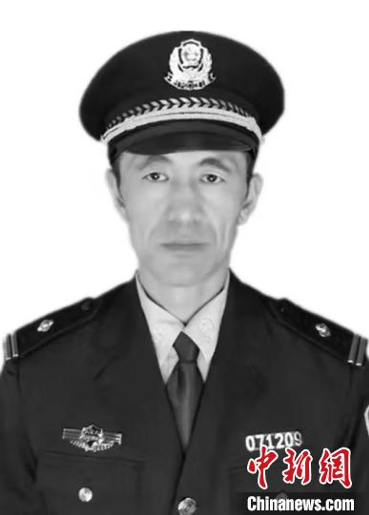 内蒙古一民警在新型冠状病毒肺炎疫情防控一线殉职