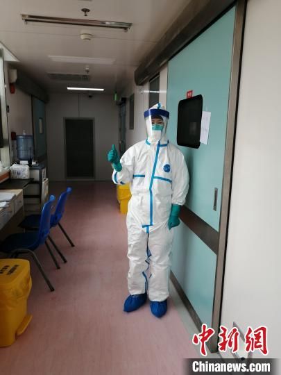 上海收治新型肺炎定点医院：在隔离病区派驻专家