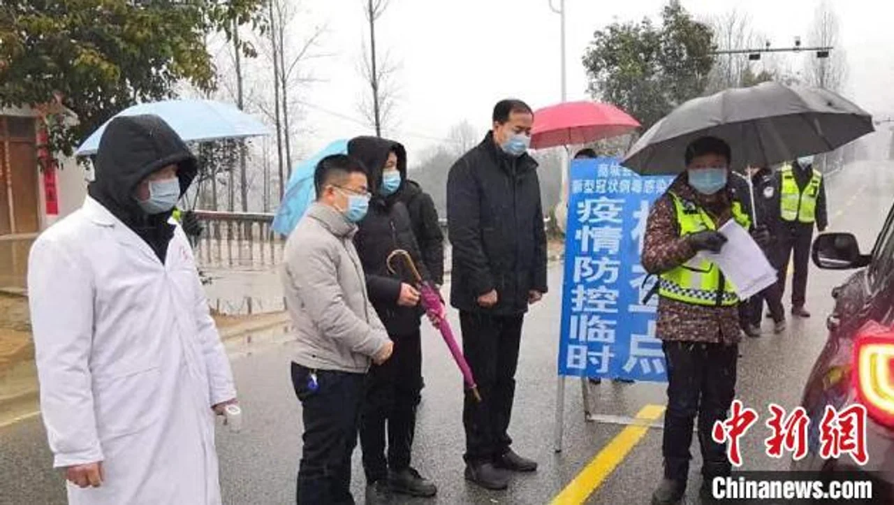 河南南大门“守护者”:过家门不入是为更多人能回家