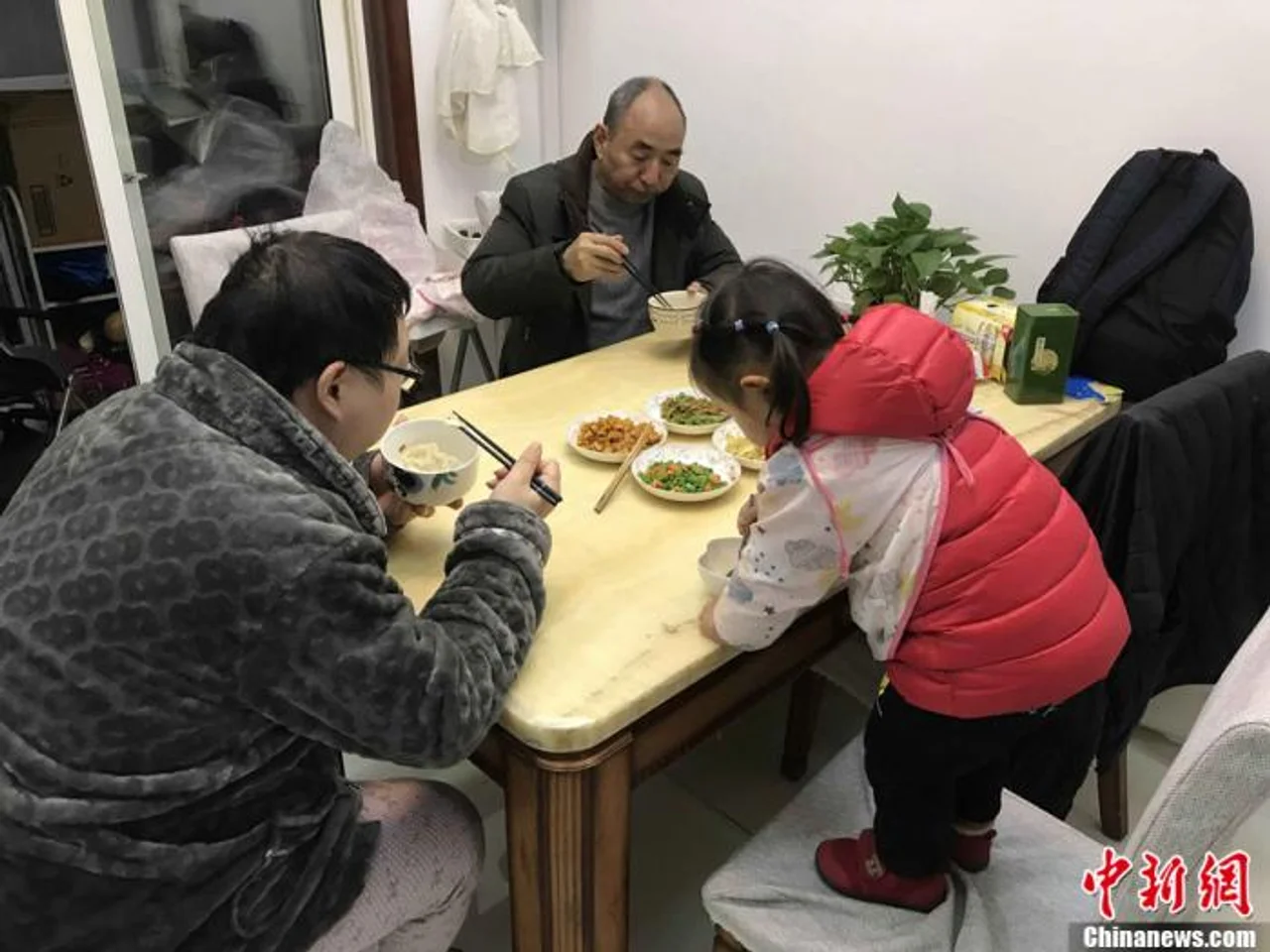 湖北人“宅家”的新年:“冷清”而又“温暖”