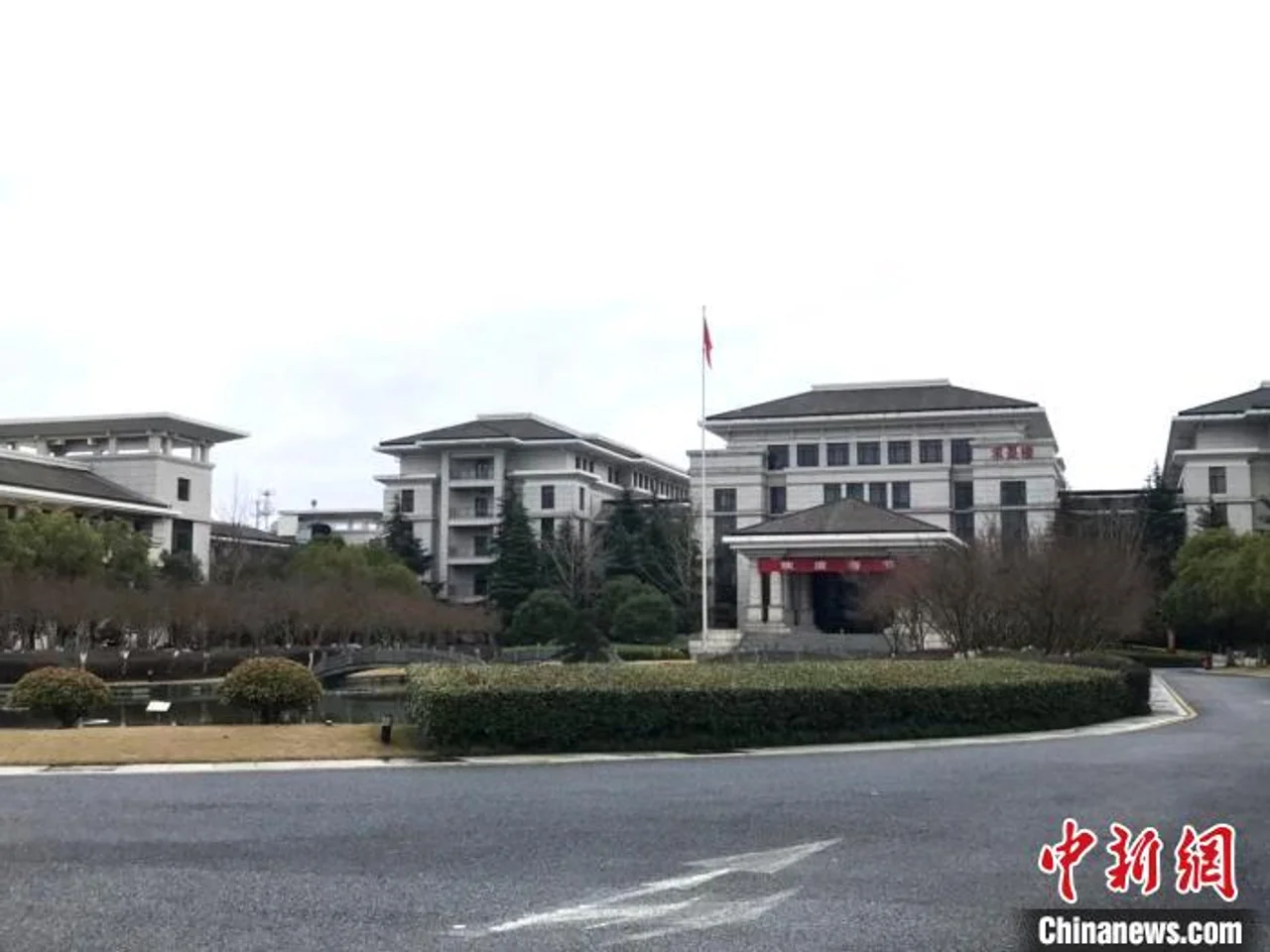 探营新加坡航班抵杭乘客隔离点:那些守望与被守望