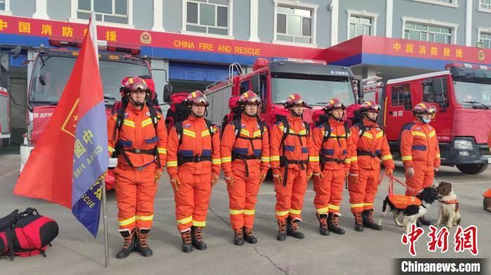新疆巩留县发生4.8级地震 消防救援地震先遣队10人赶赴震中