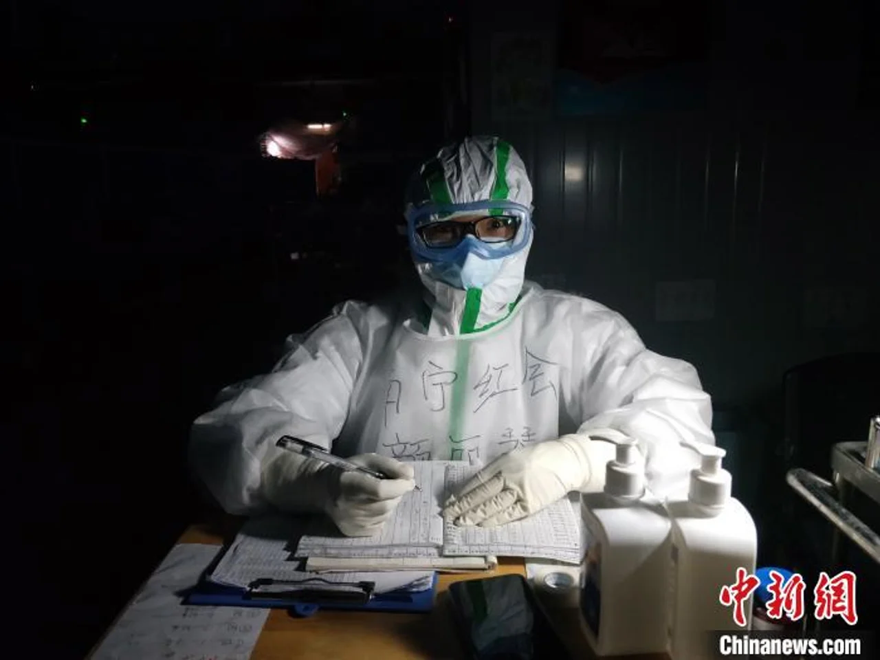 广西护士:武昌方舱医院休舱 既高兴又不舍与病人的感情