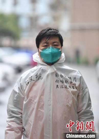 火车司机的抗疫故事：我在武汉做“代购”