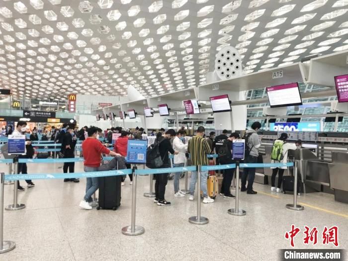 深圳机场5日航班运行正常 未出现大量航班取消