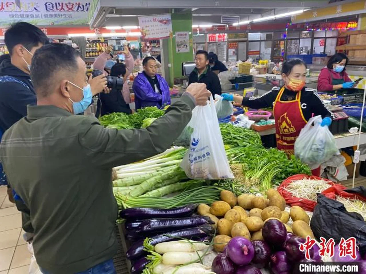 海南实施禁塑一周年:全链条治理塑料污染 社会环保意识明显增强