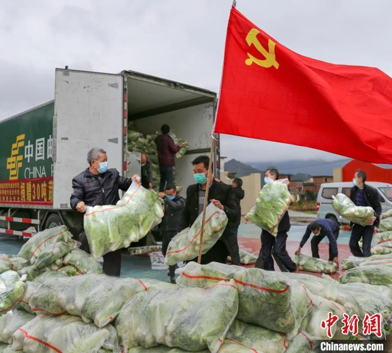 广西脱贫农户:新鲜蔬菜只捐不卖 留给一线医护人员
