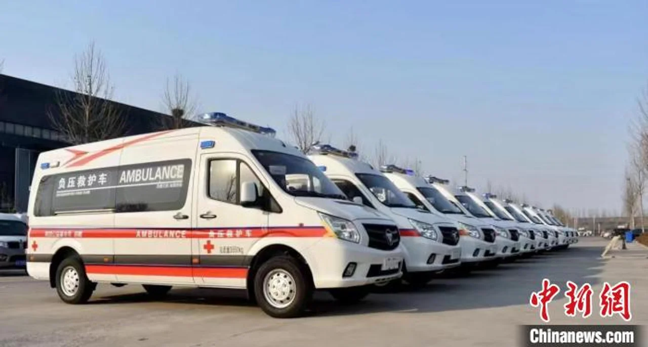 中国红基会:向西安捐赠10辆负压救护车 交付8家医院投入抗疫