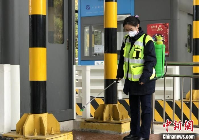 与疫情狭路相逢的中国“95后”：冲在一线 勇敢担当 