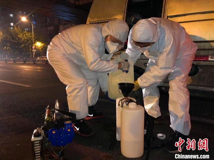 湖北宜昌城区开展全域喷洒消毒 减少病毒蔓延