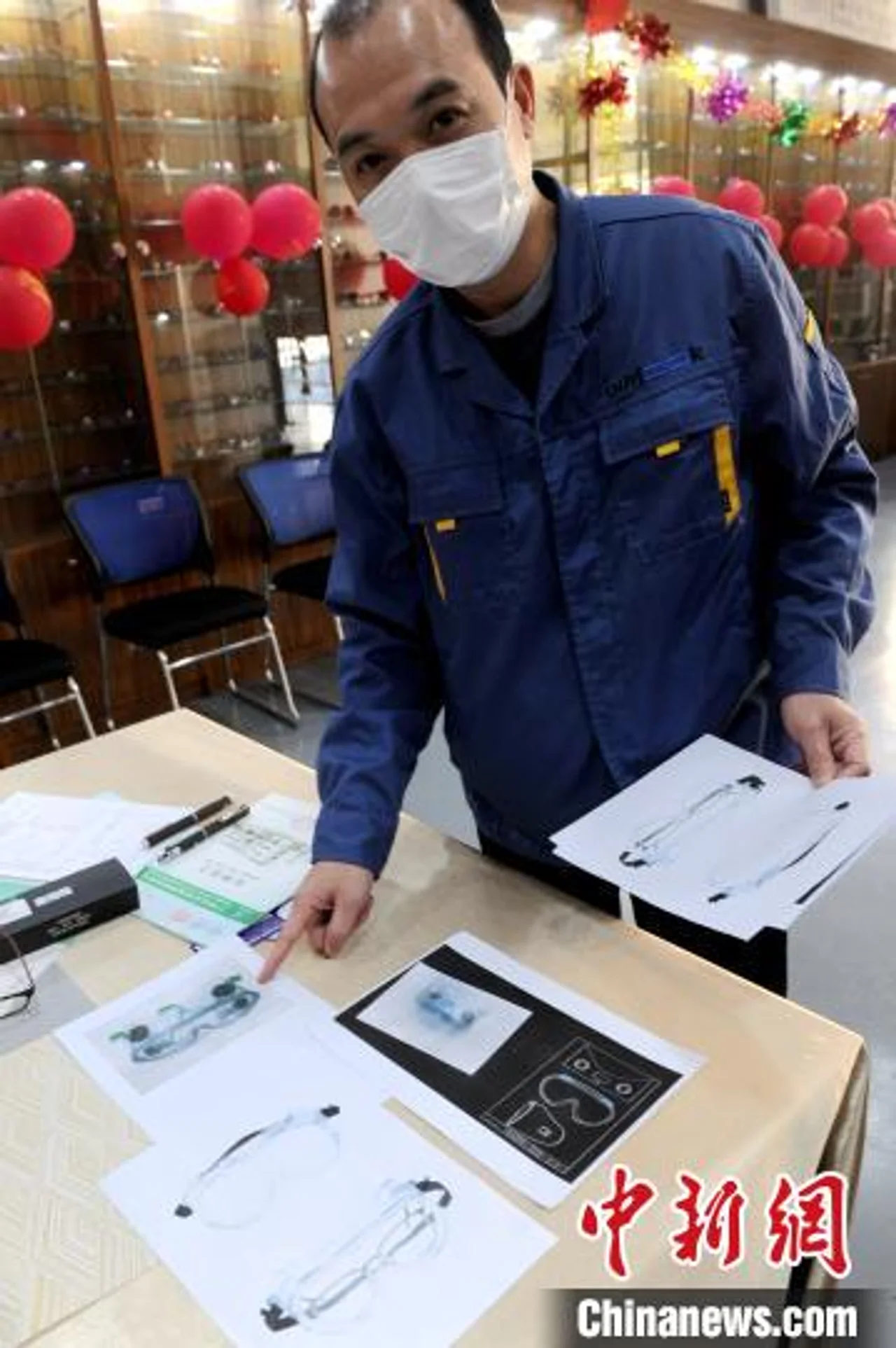 探访福建医用护目镜生产民企:加紧量产 每天12000副
