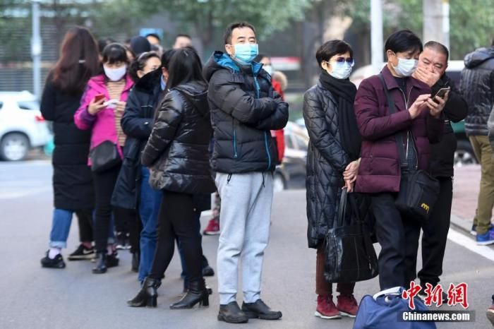宅家太久能出门吗？专家：可短时间公园散步