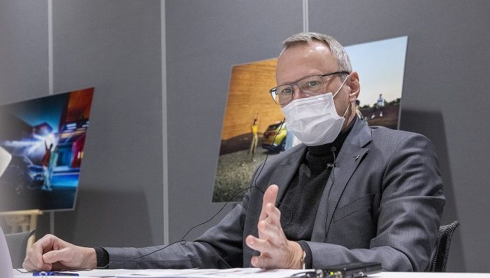 大众中国CEO：芯片短缺导致损失数万新车产量，暂不考虑推出超...
