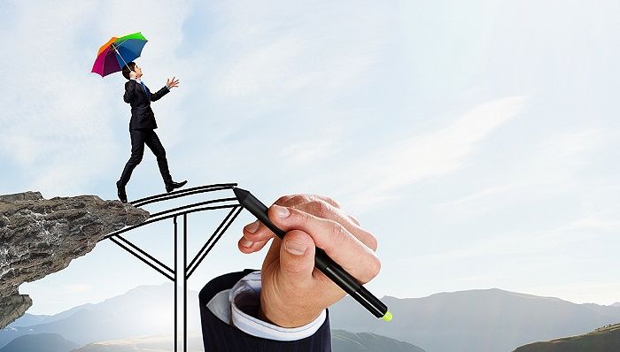 人保财险换帅：原总裁谢一群到龄退休，人保集团70后副总裁于泽接棒