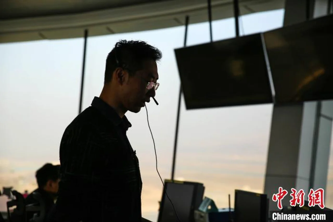 守护高原空中“丝路”的青海空管人