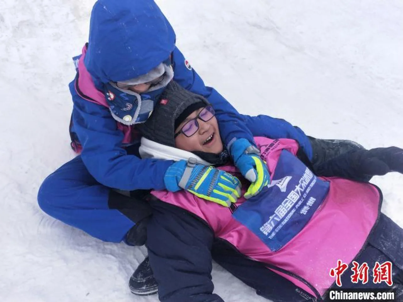 西藏少年的“冰雪奇缘”:穿越5000公里去滑雪