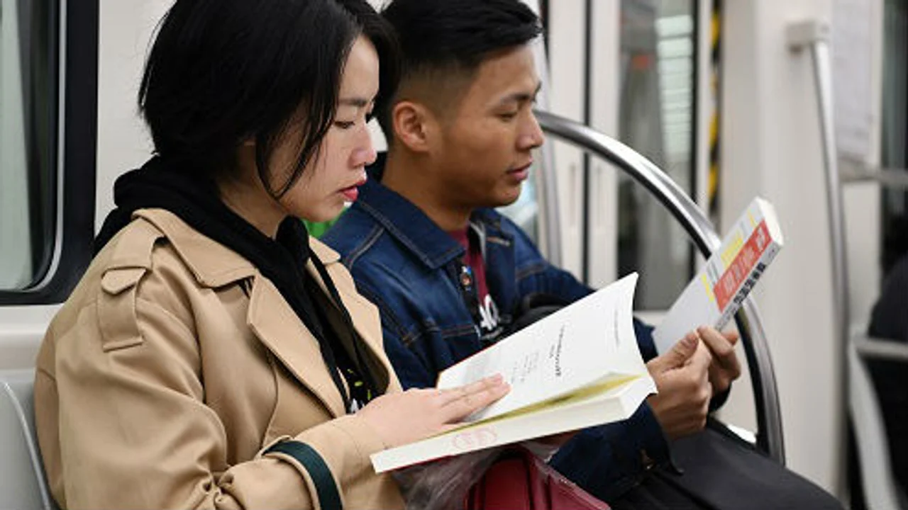 俄媒:中国人崇尚阅读氛围仍浓厚 阅读习惯从纸媒转向网络