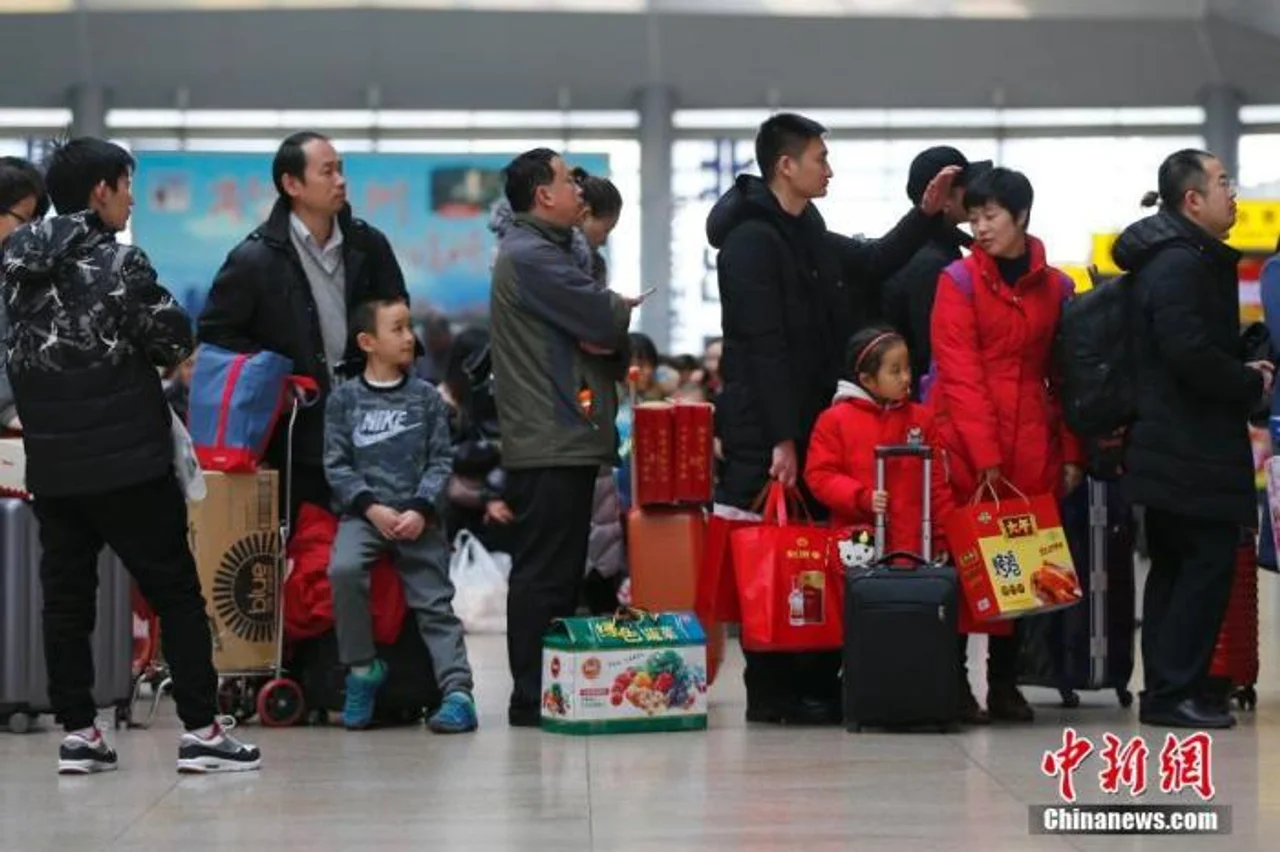 北京铁路局:农历腊月二十七为节前出行高峰