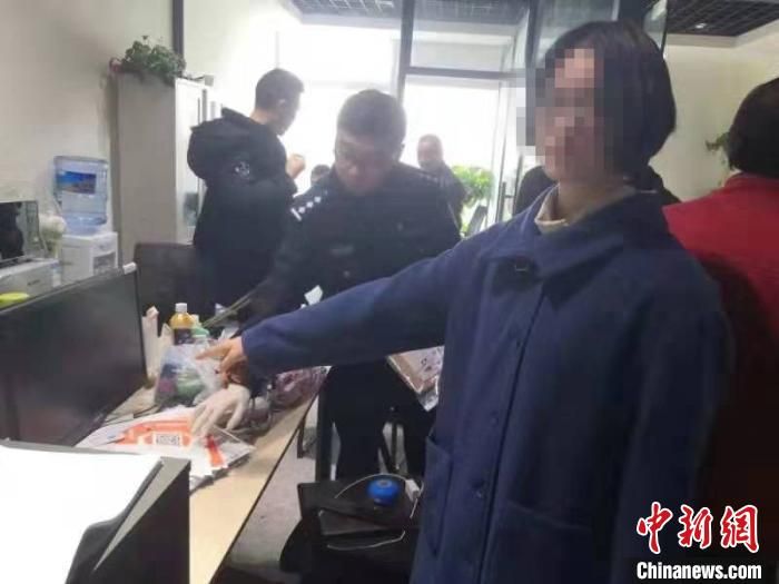 重庆警方捣毁特大网络赌博窝点 涉案近千万元