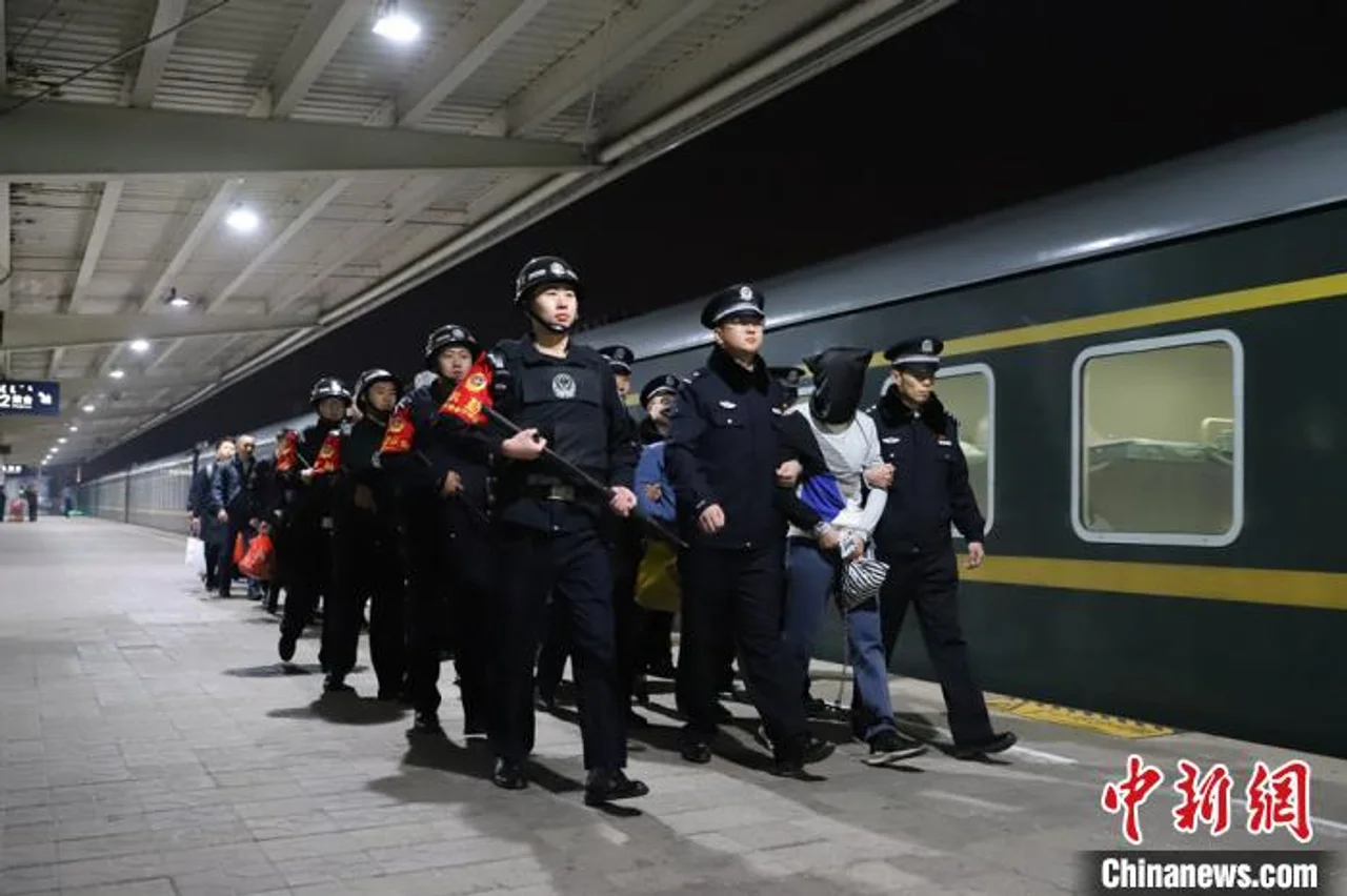 内蒙古铁警打掉电信诈骗团伙 9人落网