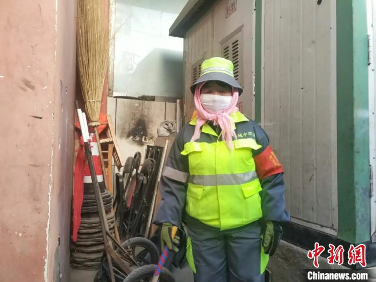 致敬环卫工:他们爱护着城市 城市“关爱”着他们
