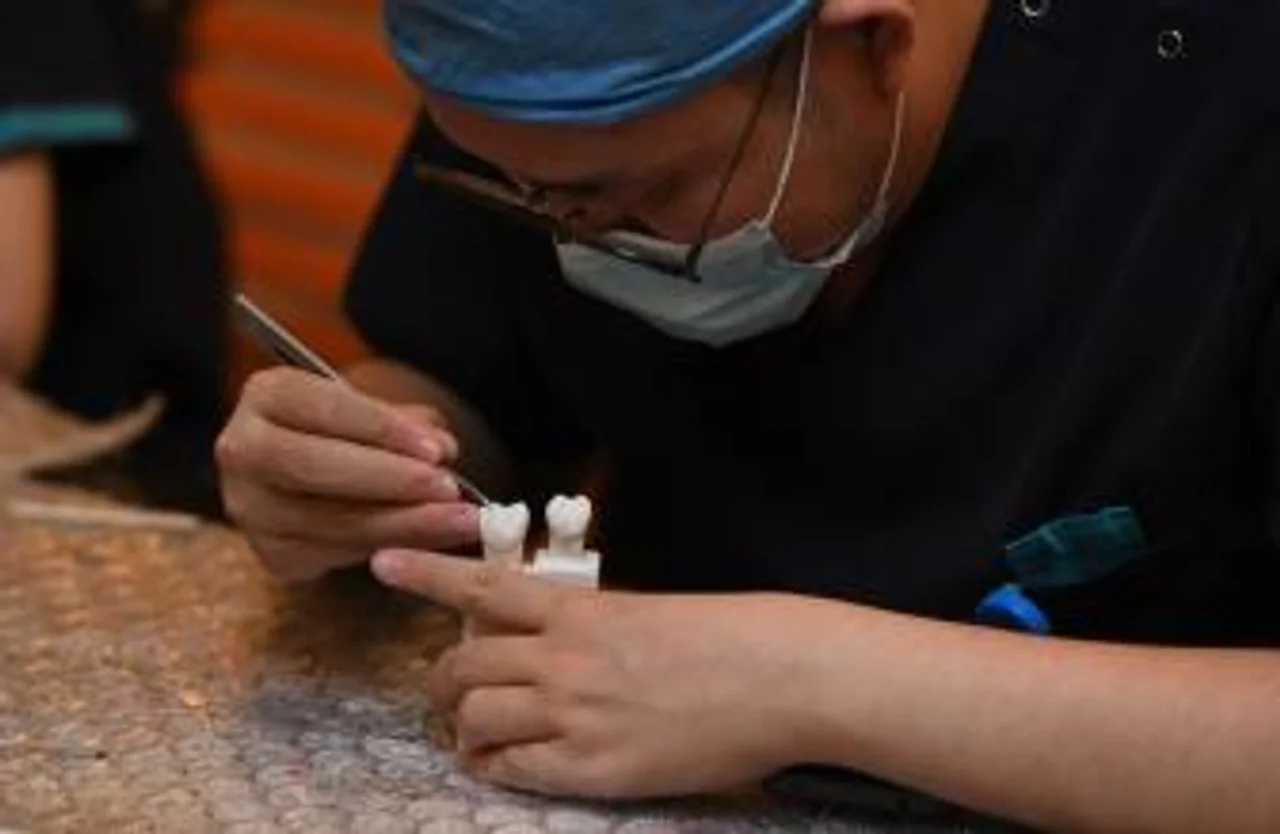 告别高价位 集采价格落地,“种牙”费用下降明显