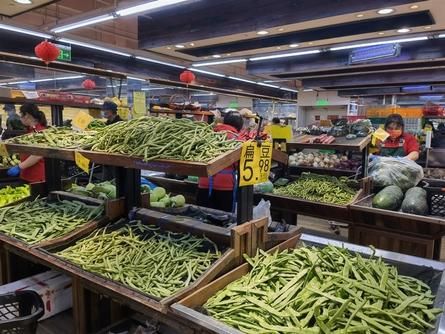 农业农村部：“菜篮子”重点品种产能充裕 市场供应有保障