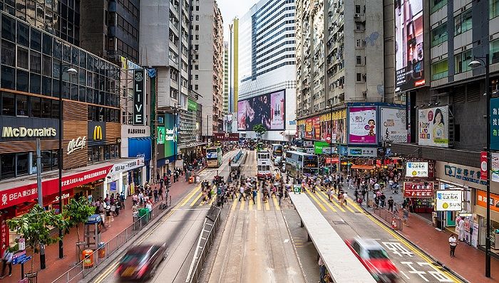 香港保险“冰封”500天：他们在千万豪宅中等待重启键