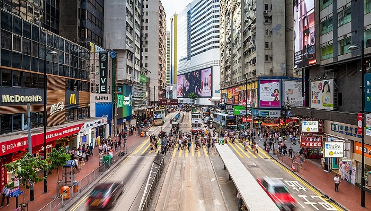 香港保险“冰封”500天:他们在千万豪宅中等待重启键