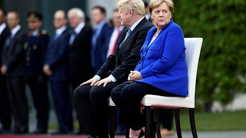默克尔、约翰逊隔空互掐，英国脱欧再起波澜，英镑汇率趋弱
