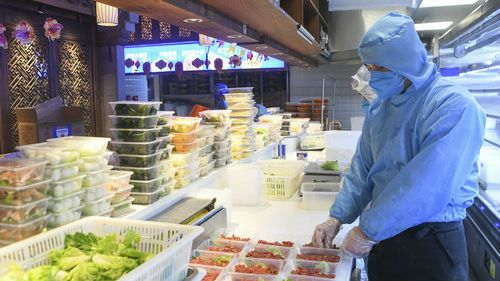 克服疫情不利影响 中国餐饮业想出这些奇招——