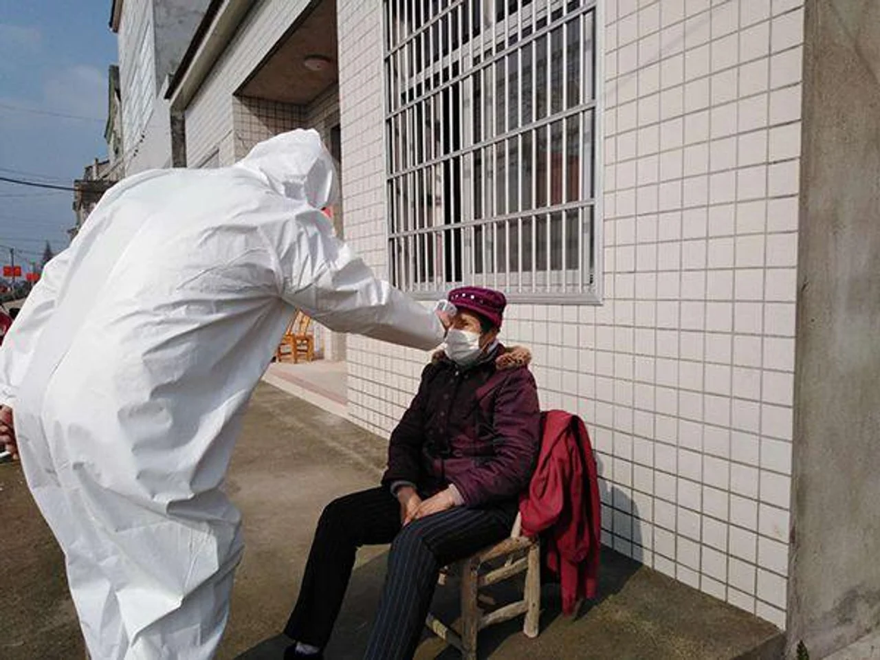抗疫故事:村支书妙招收麻将 只收一筒一条一万