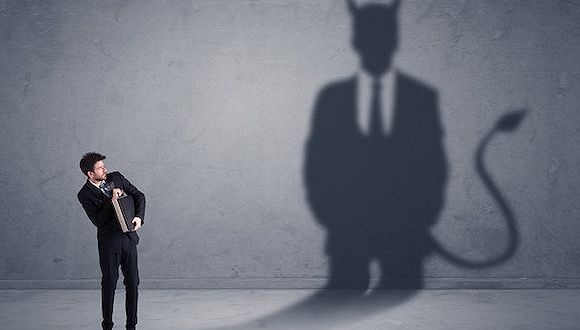 我们从100篇消费者报告里，看到10个消费大坑