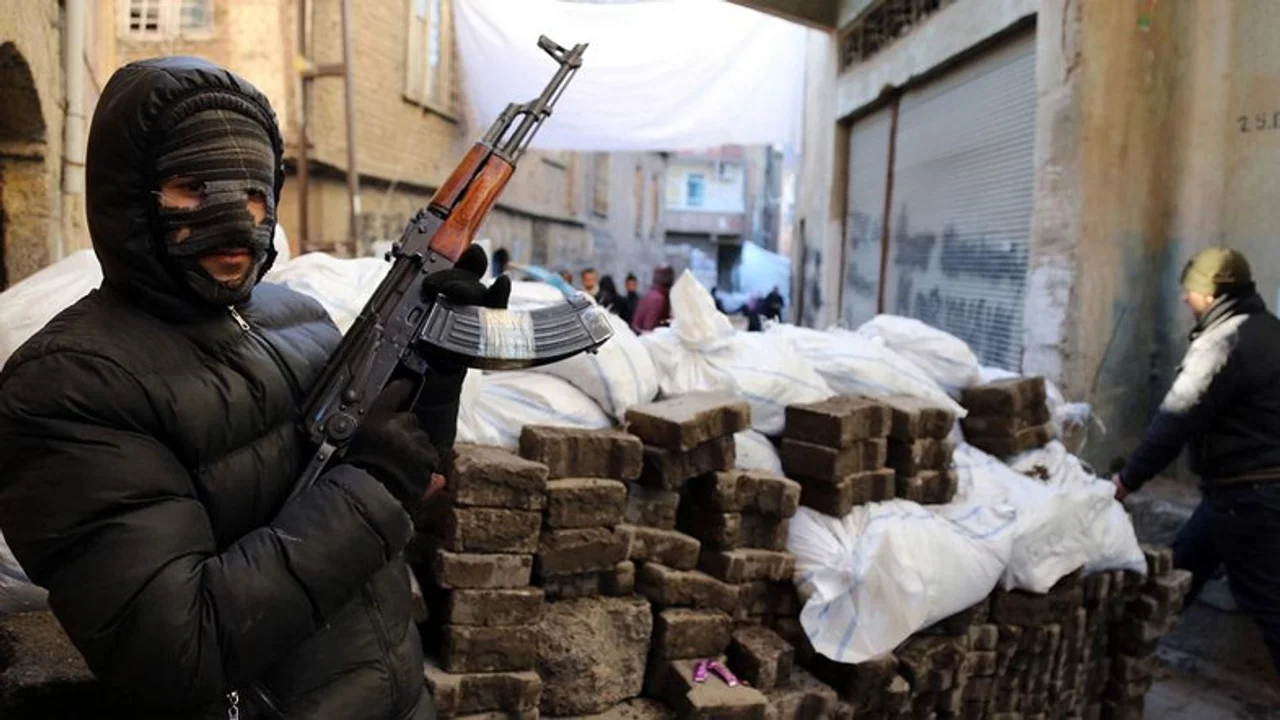 Fighting to free besieged southern Philippine city "likely" to prolong