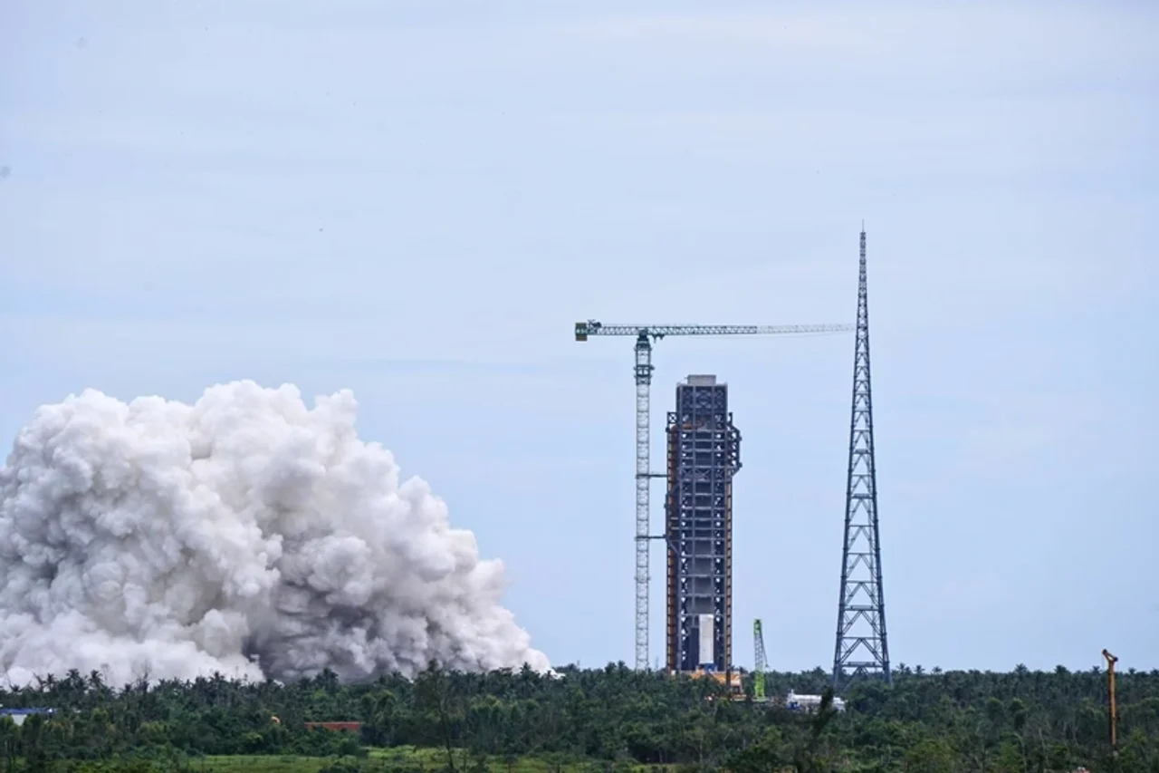 Rocket engine test paves way for manned lunar mission