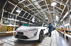 Machinery exports buoy foreign trade