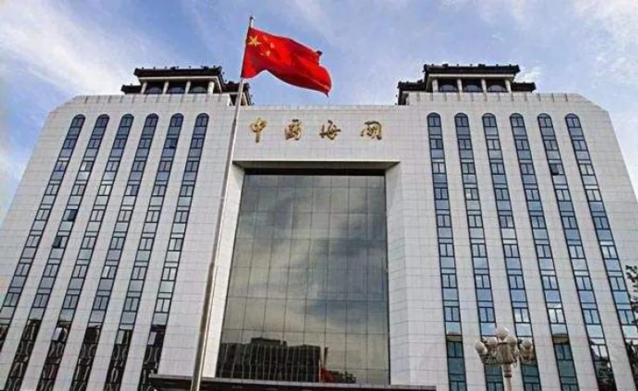 海关总署:3月以来出口口罩和防护服等防控物资27.7亿件