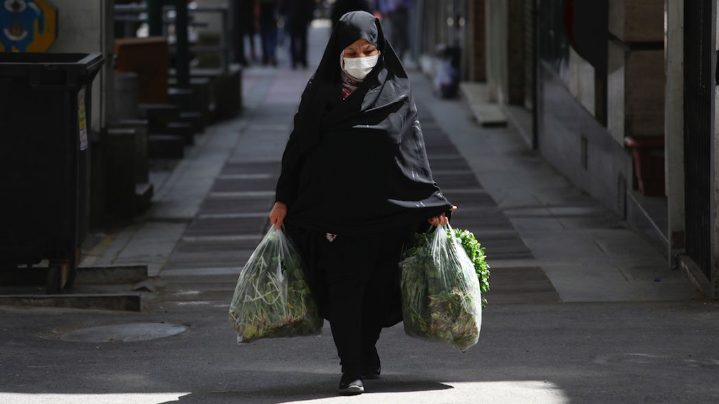 Lack of foreign capital compounds Iranians' difficulties amid pandemic