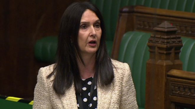 英国议员隐瞒新冠病情乘火车，被暂停党籍