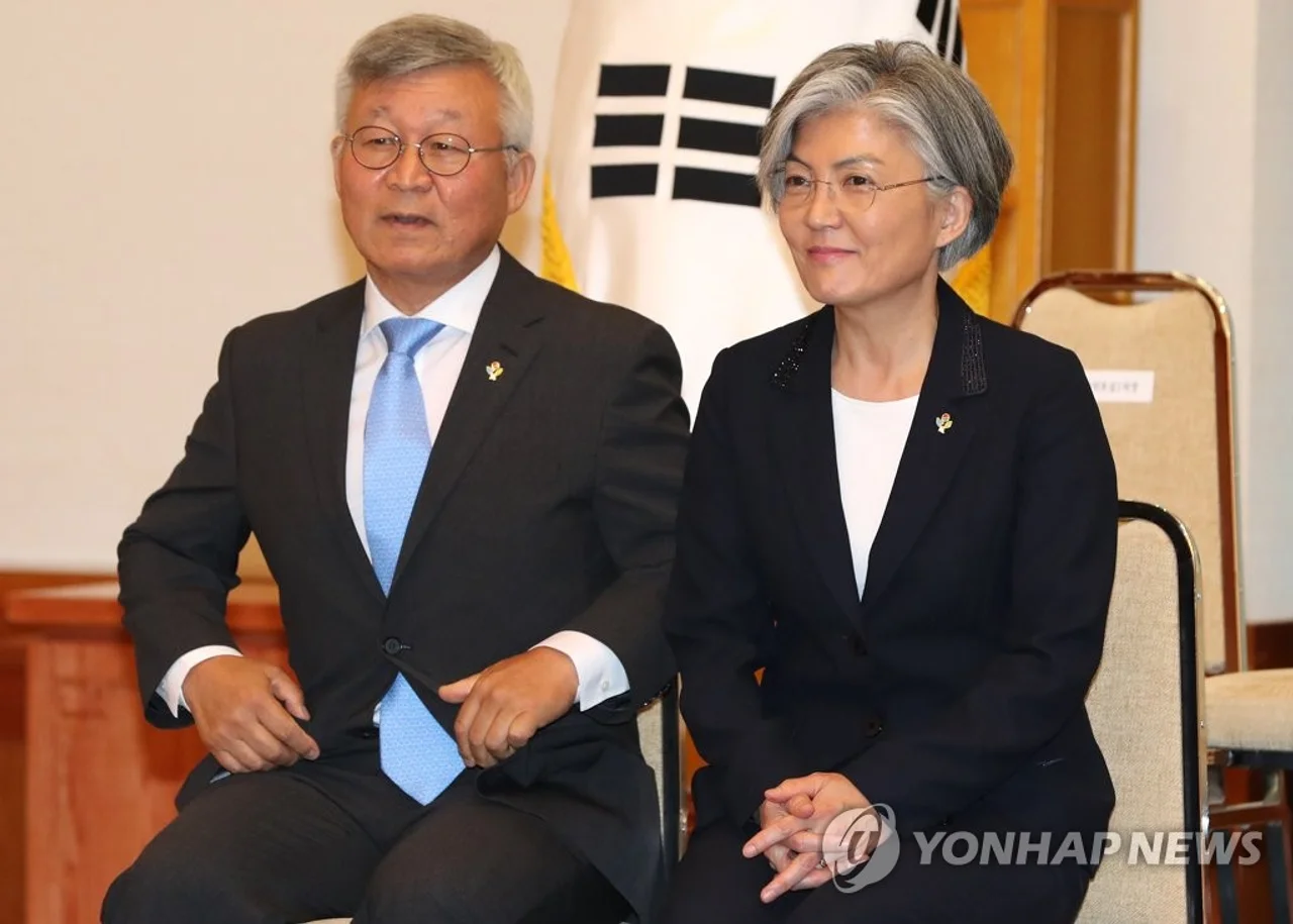 韩媒:不顾政府旅行安全预警,韩外交部长配偶赴美买游艇引发争议