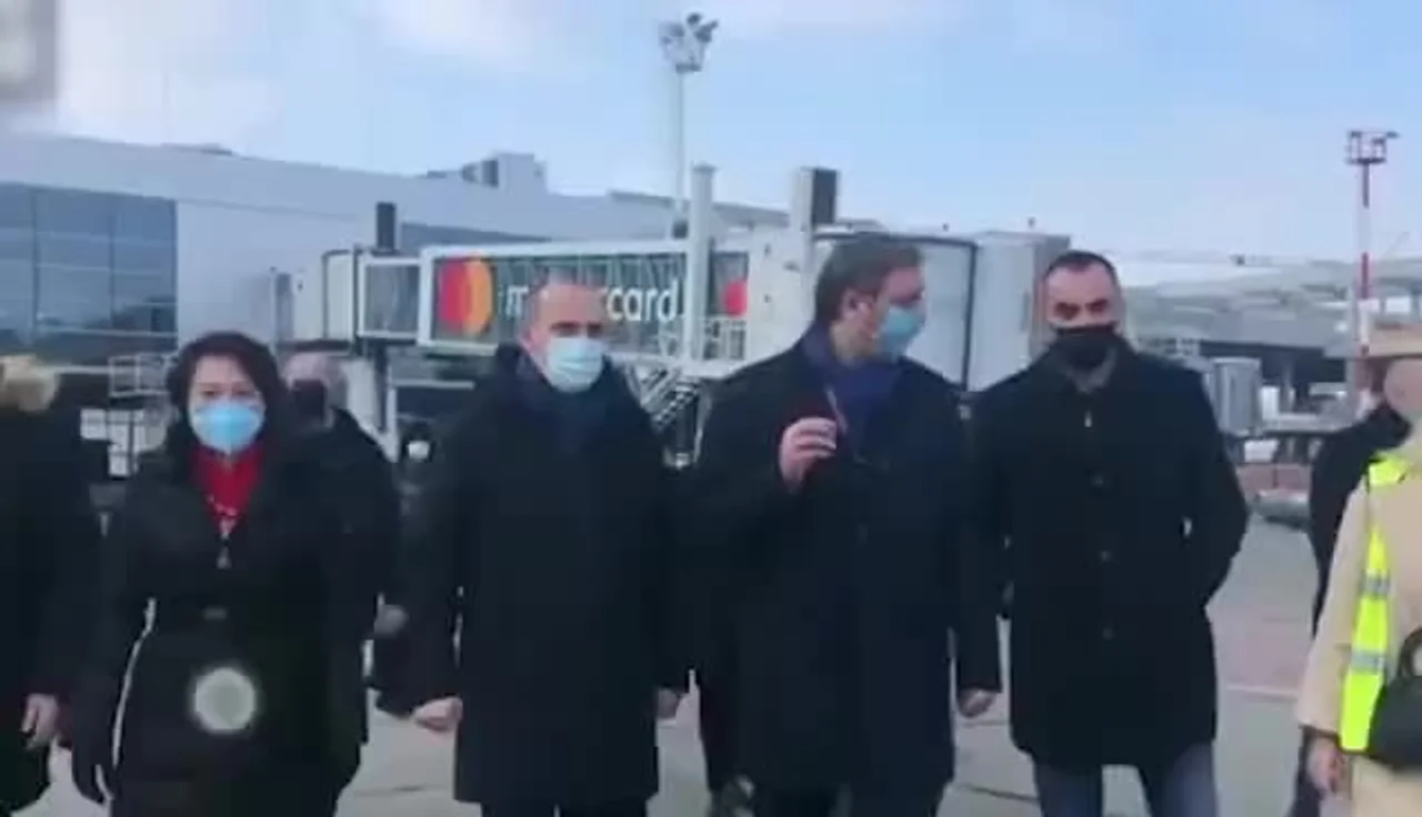 中国疫苗来了,总统接机!