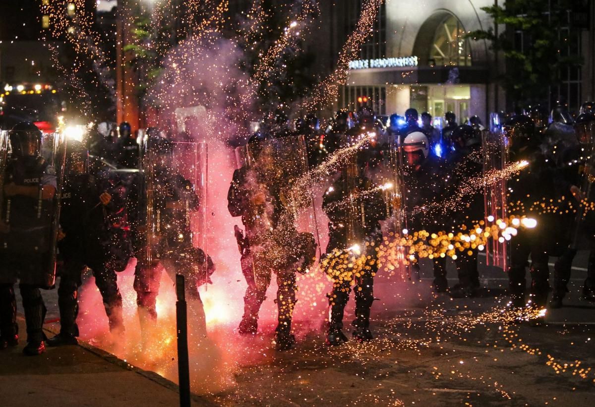 美国一市爆发枪战，4名警察遭枪击