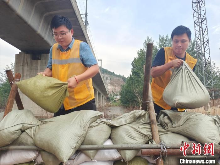 河南再遇强降雨 中国铁路郑州局多措应对防风险