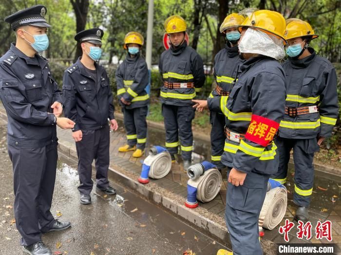 福建宁德多部门开展跨区域灭火救援演练