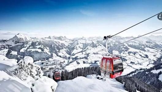报告：中国冰雪旅游达2.24亿人次 收入约3860亿