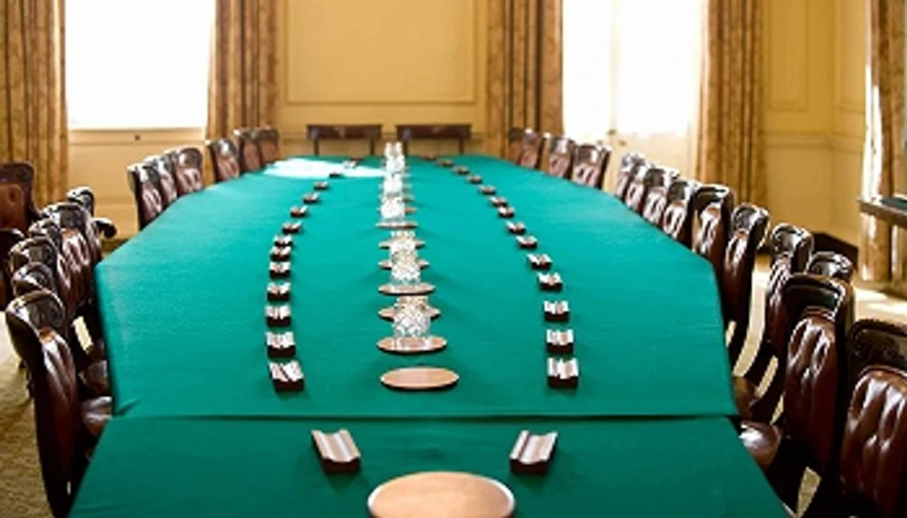 文官政治与行政中立:英国内阁制度运转的秘密