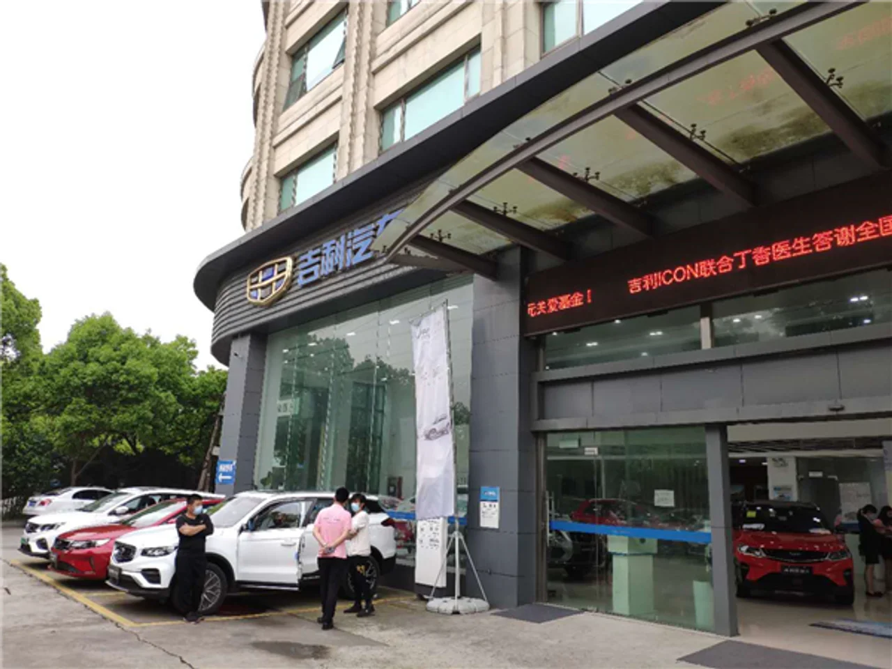 疫后探访4S店|自主品牌冰火两重天,众泰4S店已人去车空