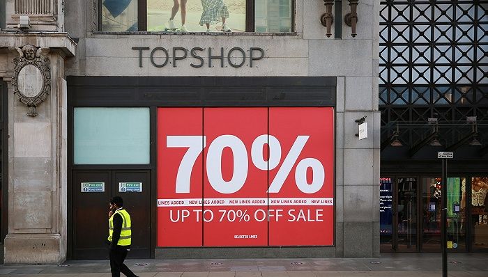 两年不到又濒临破产，昔日英国高街潮牌Topshop命悬一线