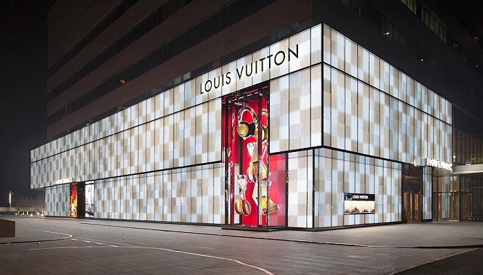 时装和包包卖得好，LVMH第三季度销售跌幅收窄至7%